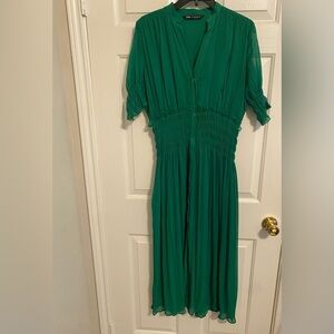 Beautiful Green With Envy Zara Chiffon Dress Size M